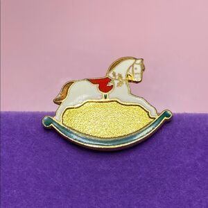 💛 Vintage 1989 Hallmark Cards Rocking Horse Christmas Enamel Pin